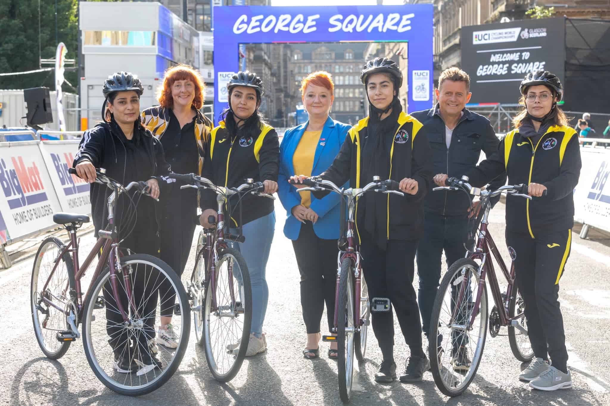 women cycle news 5635445876.jpg